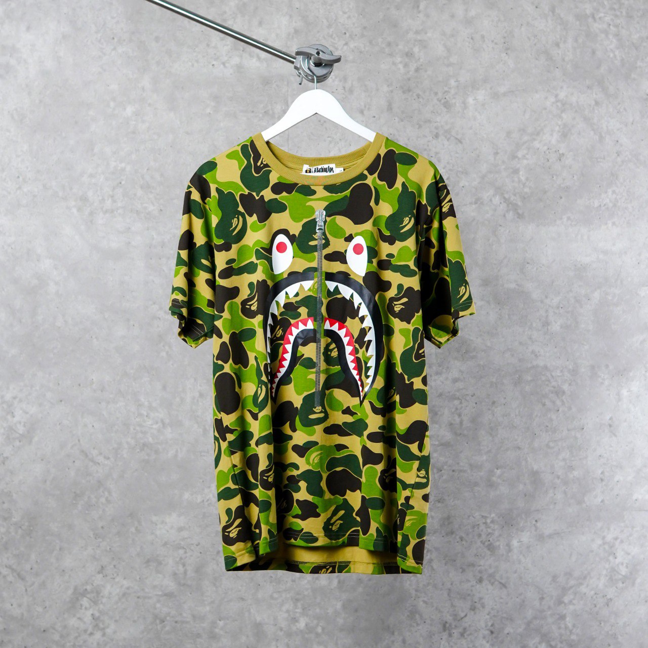 A Bathing Ape Kaos BAPE SHARK WGM ABC CAMO GREEN TSHIRT 100% ORIGINAL