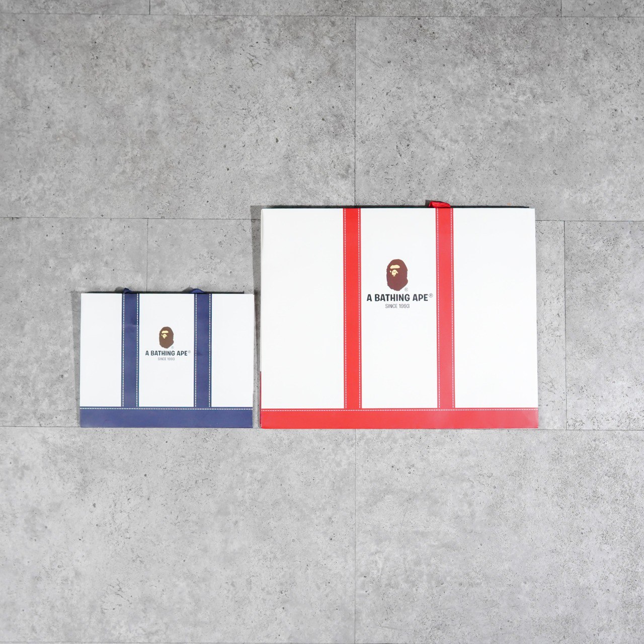 A Bathing Ape Tas PAPER BAG BAPE WHITE RED 100% ORIGINAL