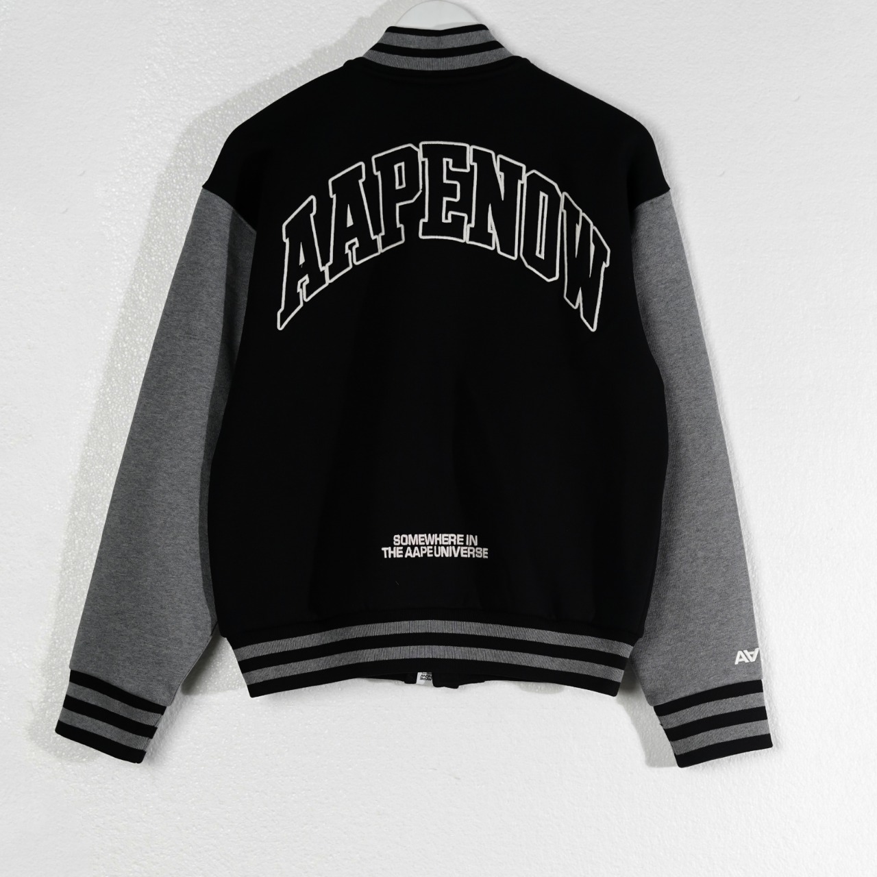 AAPE BY BATHING APE Jaket AAPE NOW OUTLINE WHITE HALF GREY BLACK VARSITY JACKET 100% ORIGINAL