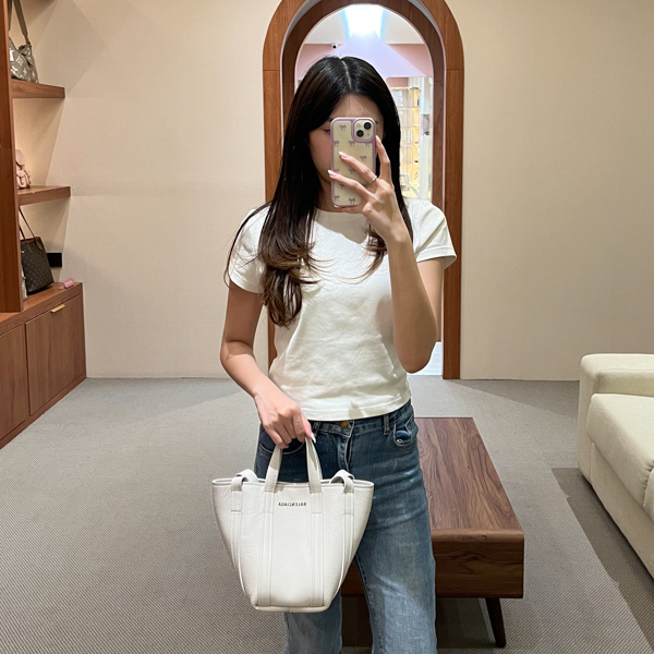 BALENCIAGA Tas BALENCIAGA ALL WHITE LEATHER BUCKET BAG WITH LS 100% ORIGINAL