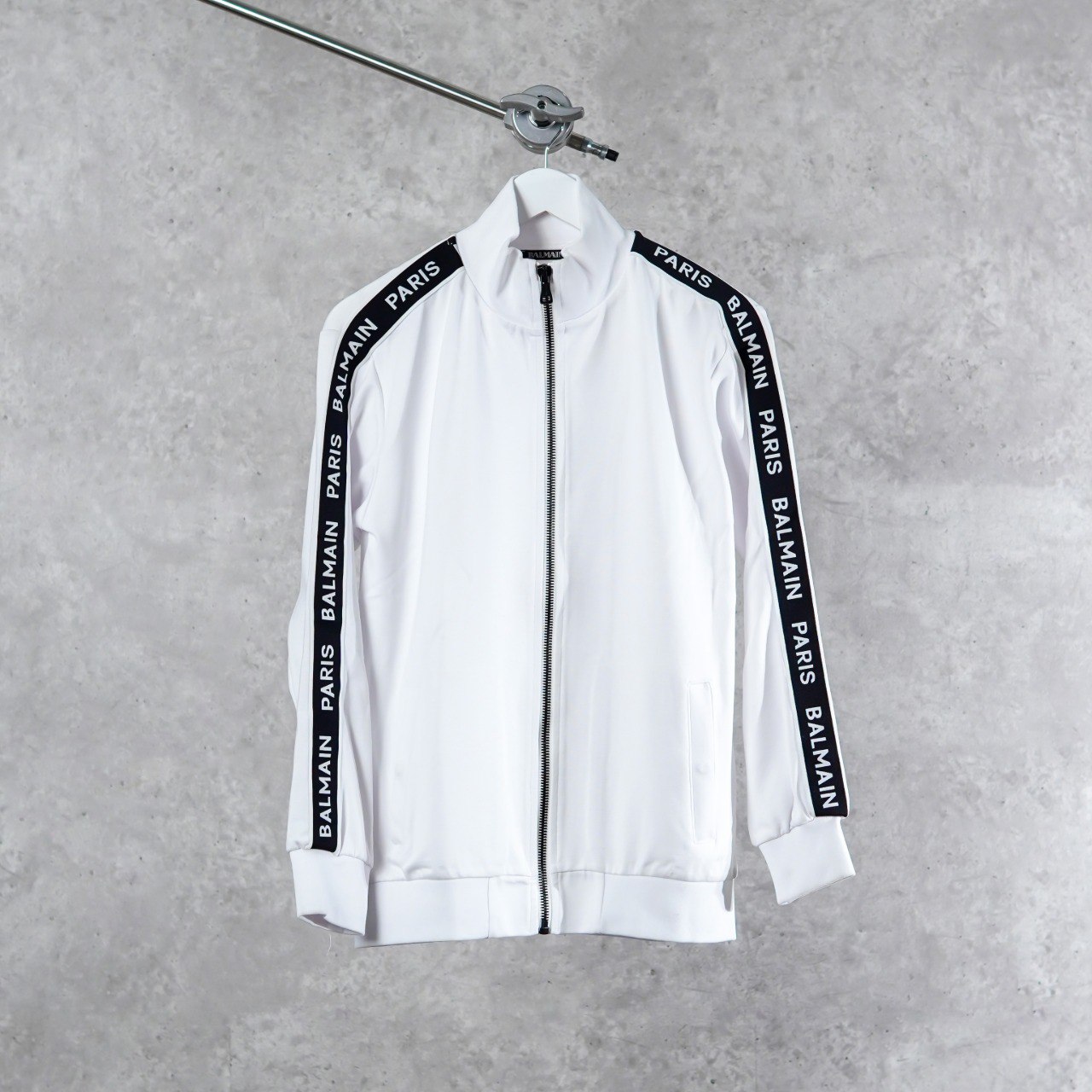 Balmain Jaket BALMAIN SMALL BAND TAPE TEXT SHOULDER BLACK WHITE ZIP TRACK JACKET 100% ORIGINAL