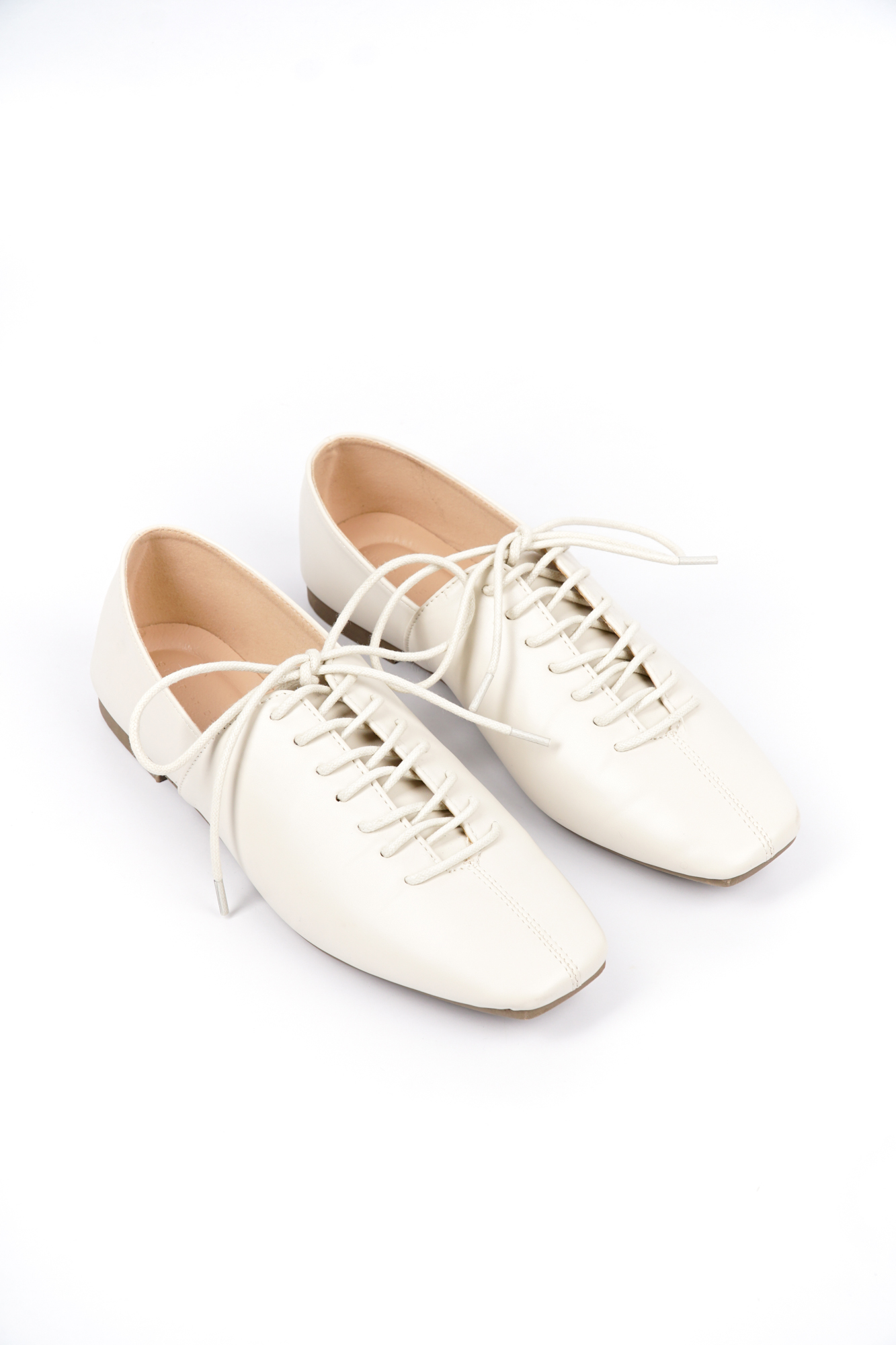 Blow Nia Sneakers Flatshoes MINNIK 0017 - Wanita - Hitam & Ivory