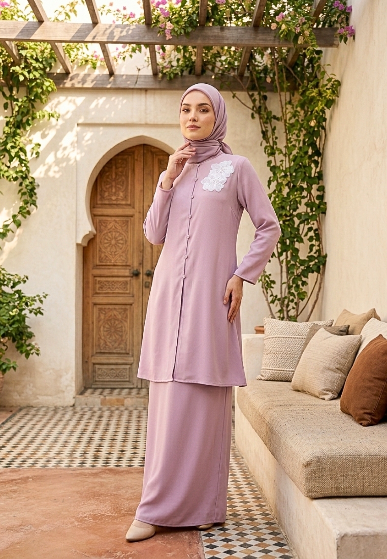 Brilliant Girl Baju Kurung Dengan lace detail tunic set pink– one set muslimah elegant button tunic 