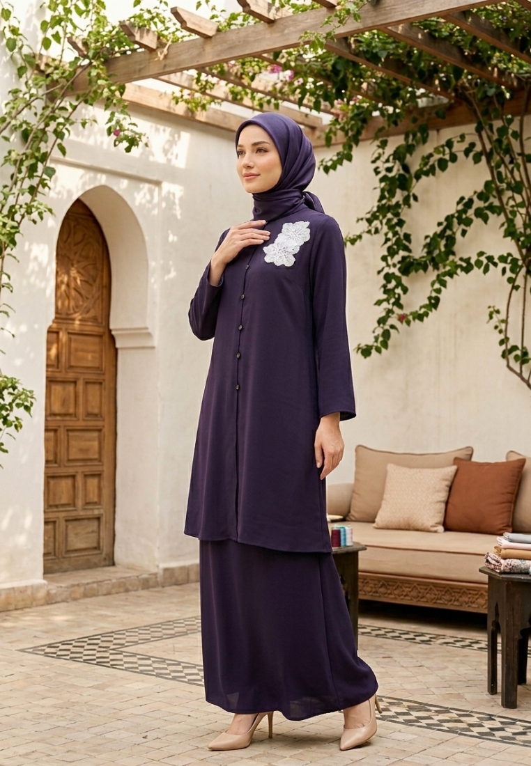Brilliant Girl Baju Kurung Dengan lace detail tunic set burgundyโ one set muslimah elegant button tu