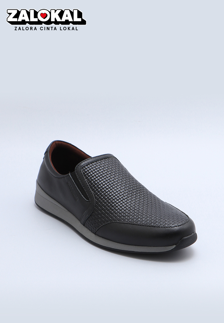Buccheri Sepatu Pria Delve Black