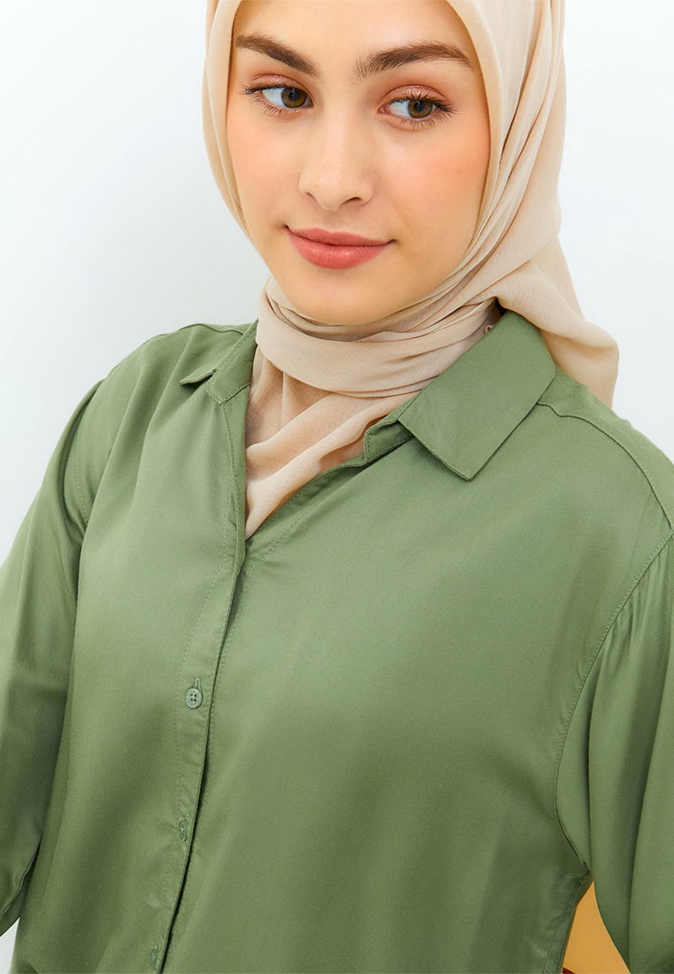 C2 Outfitters Flamoush Kanako Green Basic Blouse Wanita