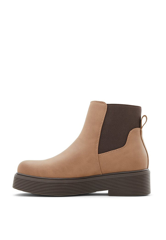 chelsea boots call it spring