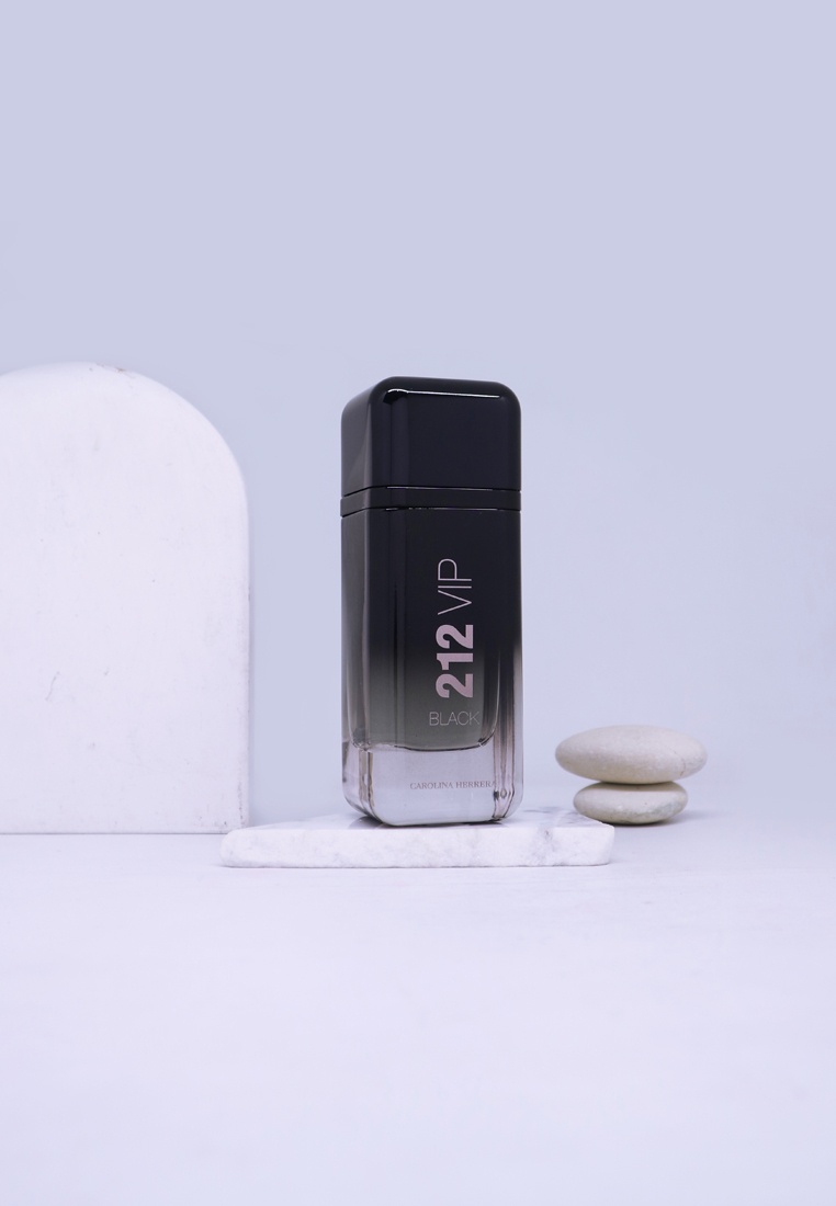 Carolina Herrera | ZALORA Indonesia | Free Ongkir