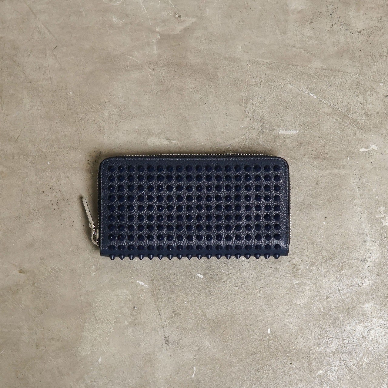 CHRISTIAN LOUBOUTIN Dompet CHRISTIAN LOUBOUTIN SPIKE NAVY PANETTONE ZIP LONG WALLET 100% ORIGINAL