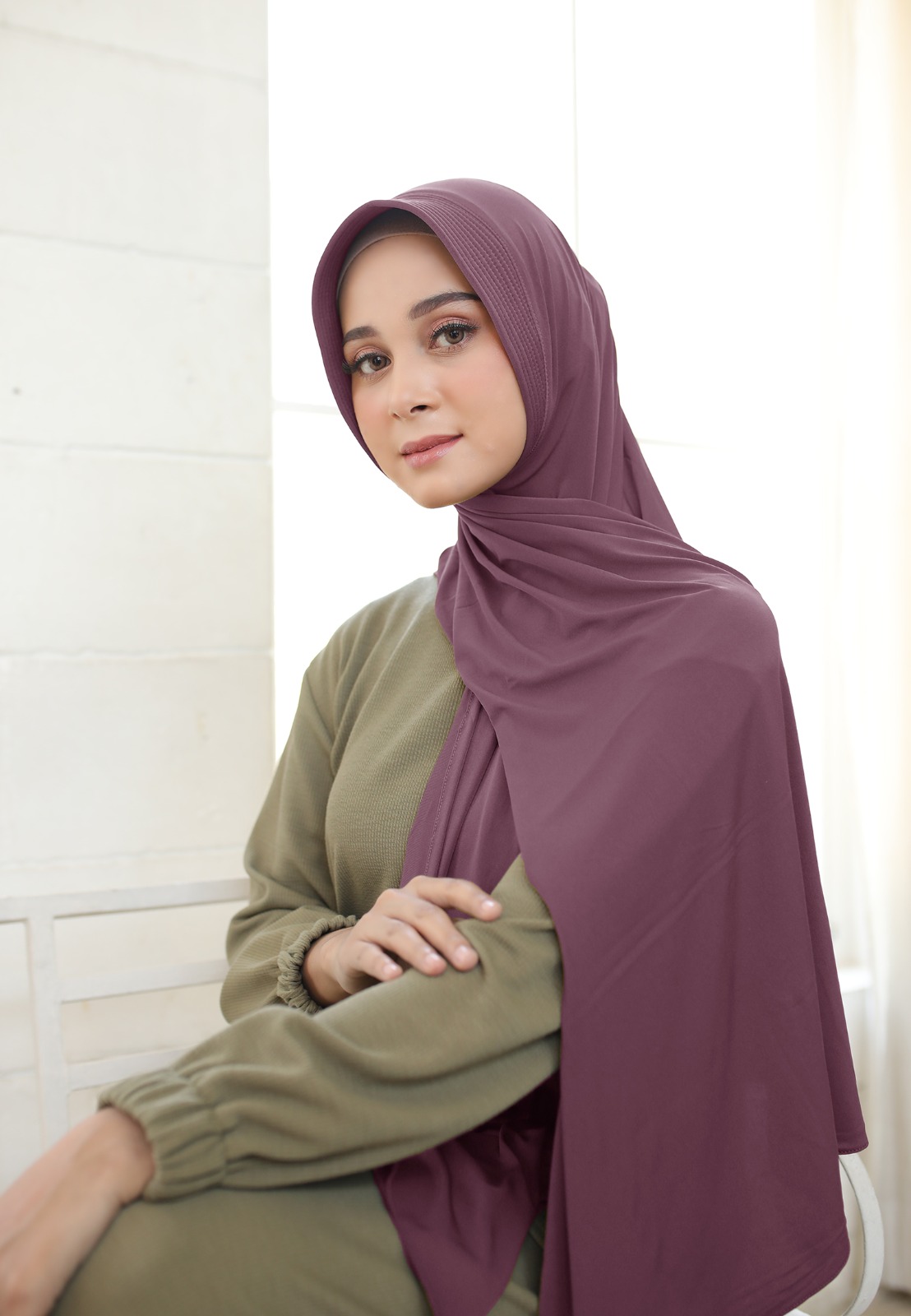 Cotton Bee - Aura Oval Shawl | Hijab Instan | Pashmina Instan - Light Berry
