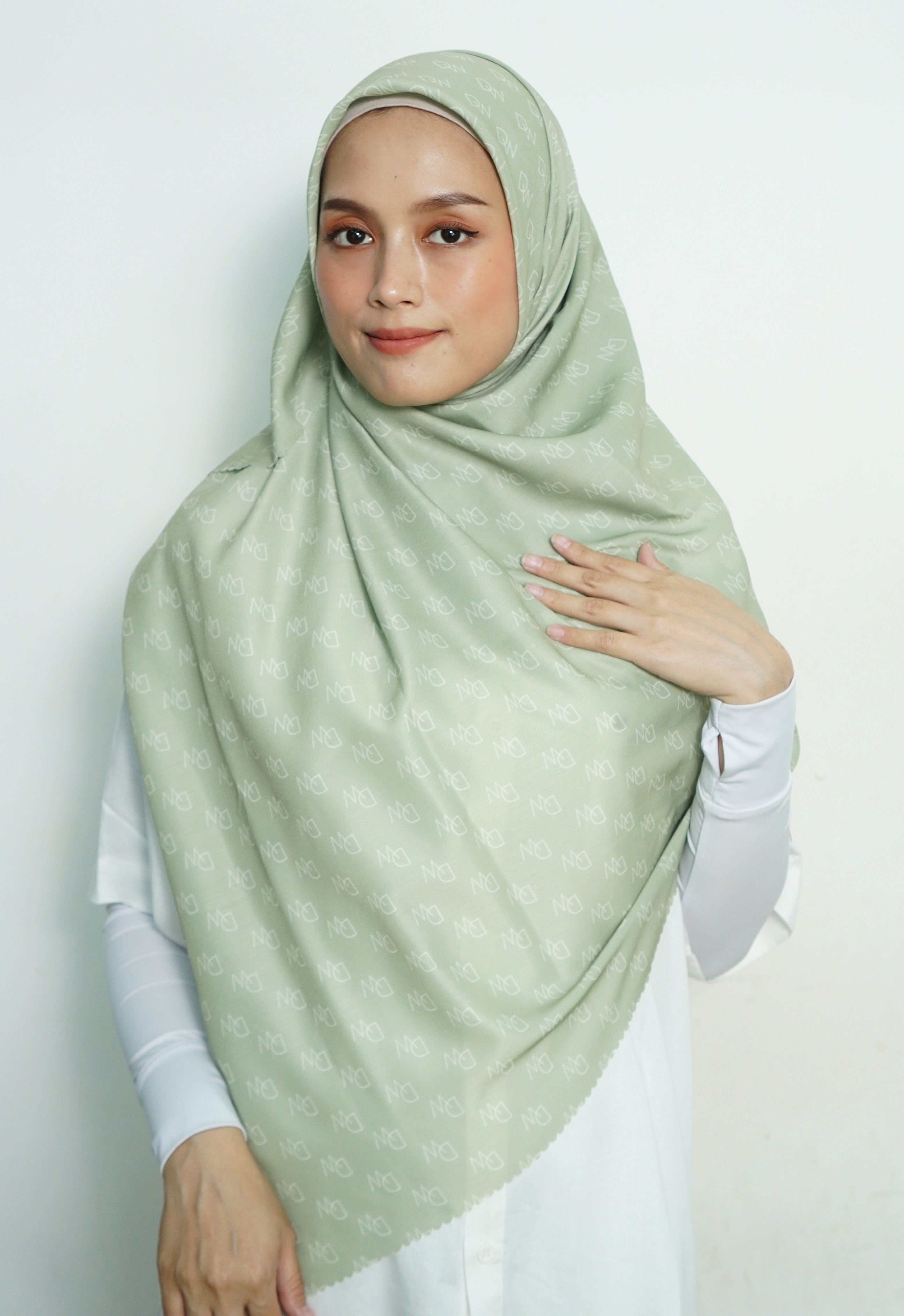 DAW Project WK054 Kerudung Segi Empat Anti Mleyot Anti Kusut Premium Monogram DAW Project Hijau Sage