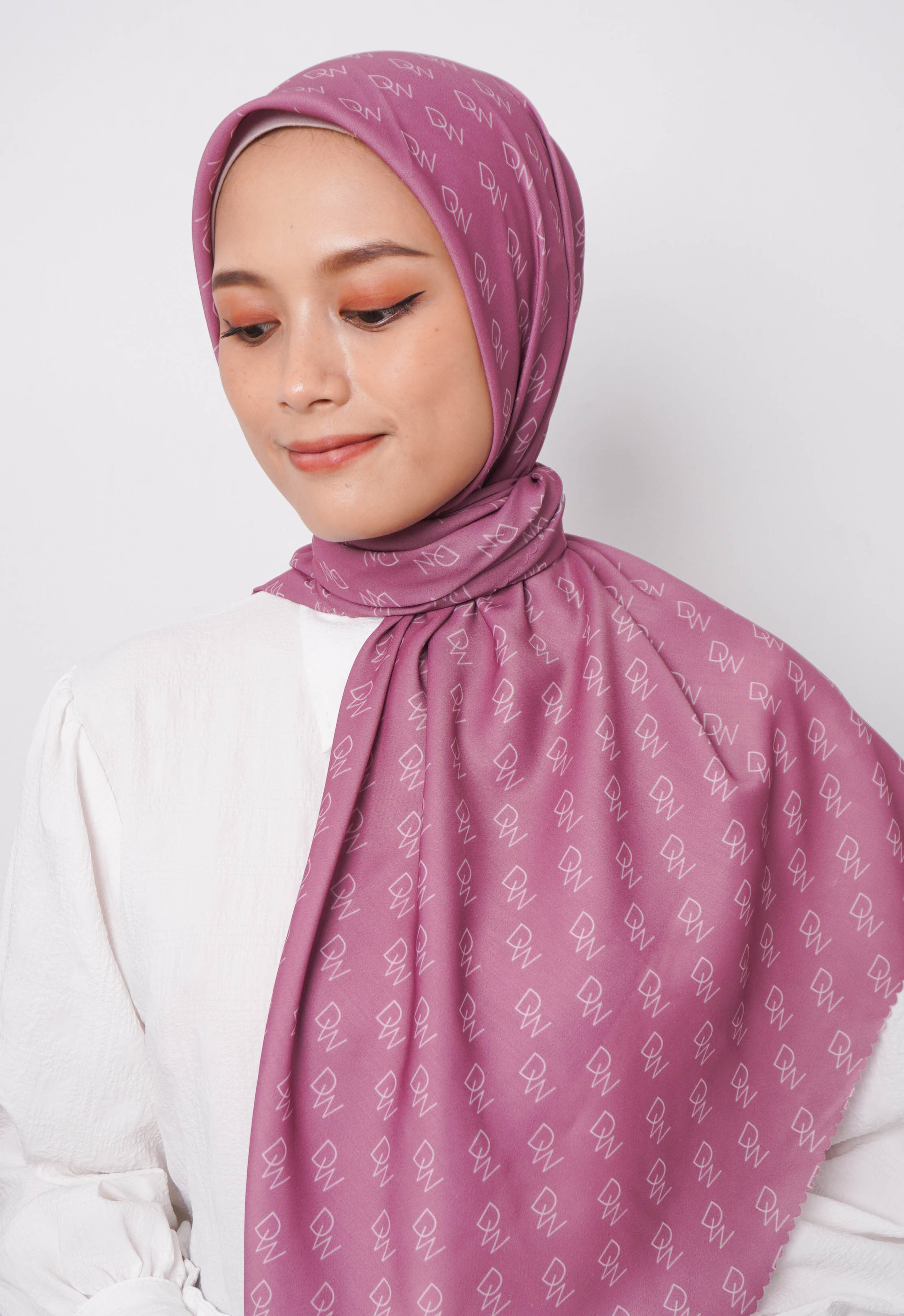 DAW Project WK062 Kerudung Segi Empat Warna Taro Motif Premium Anti Mleyot Anti Kusut Anti Lecek Tar