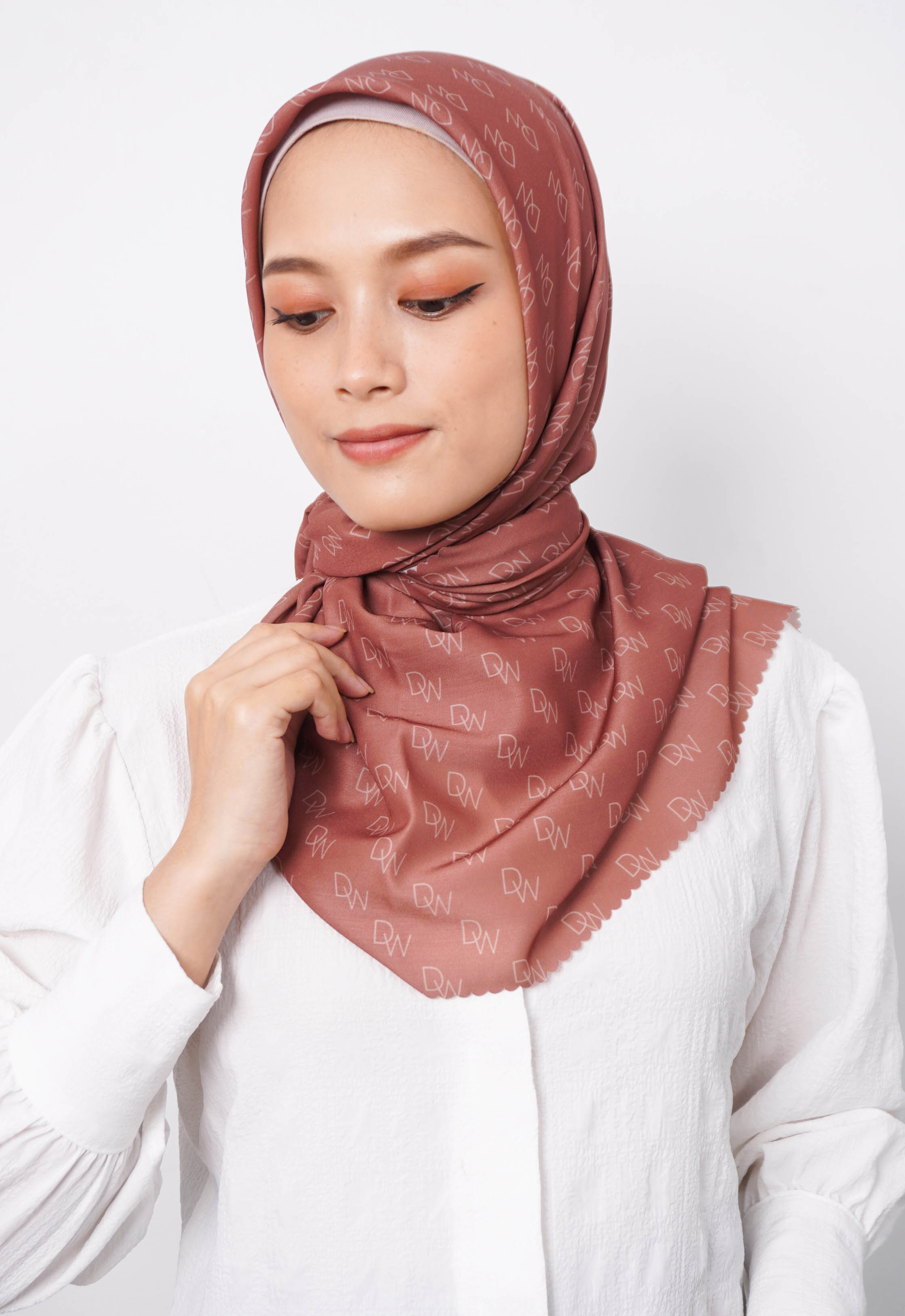 DAW Project WK065 Kerudung Segi Empat Warna Choco Hijab Motif Premium Anti Mleyot Anti Kusut Anti Le