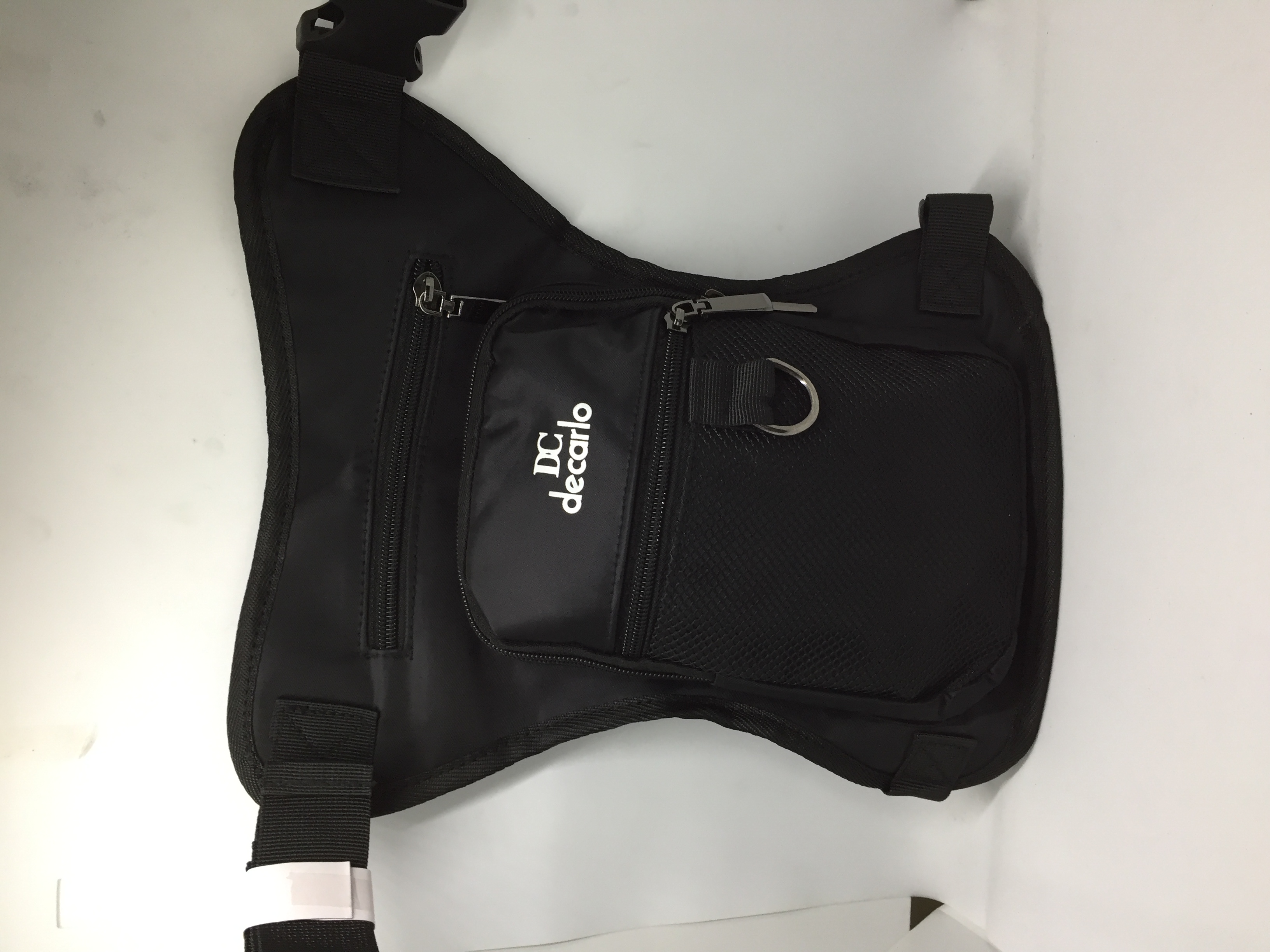 Decarlo Tas Pinggang Decarlo TAS-DC-113DAKH-Hitam