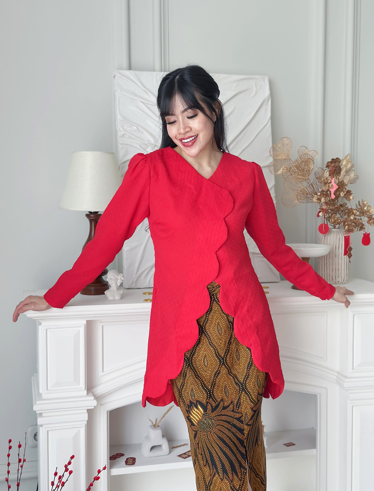DhieVine Batik Danur Ayu Scallop Merah Kebaya