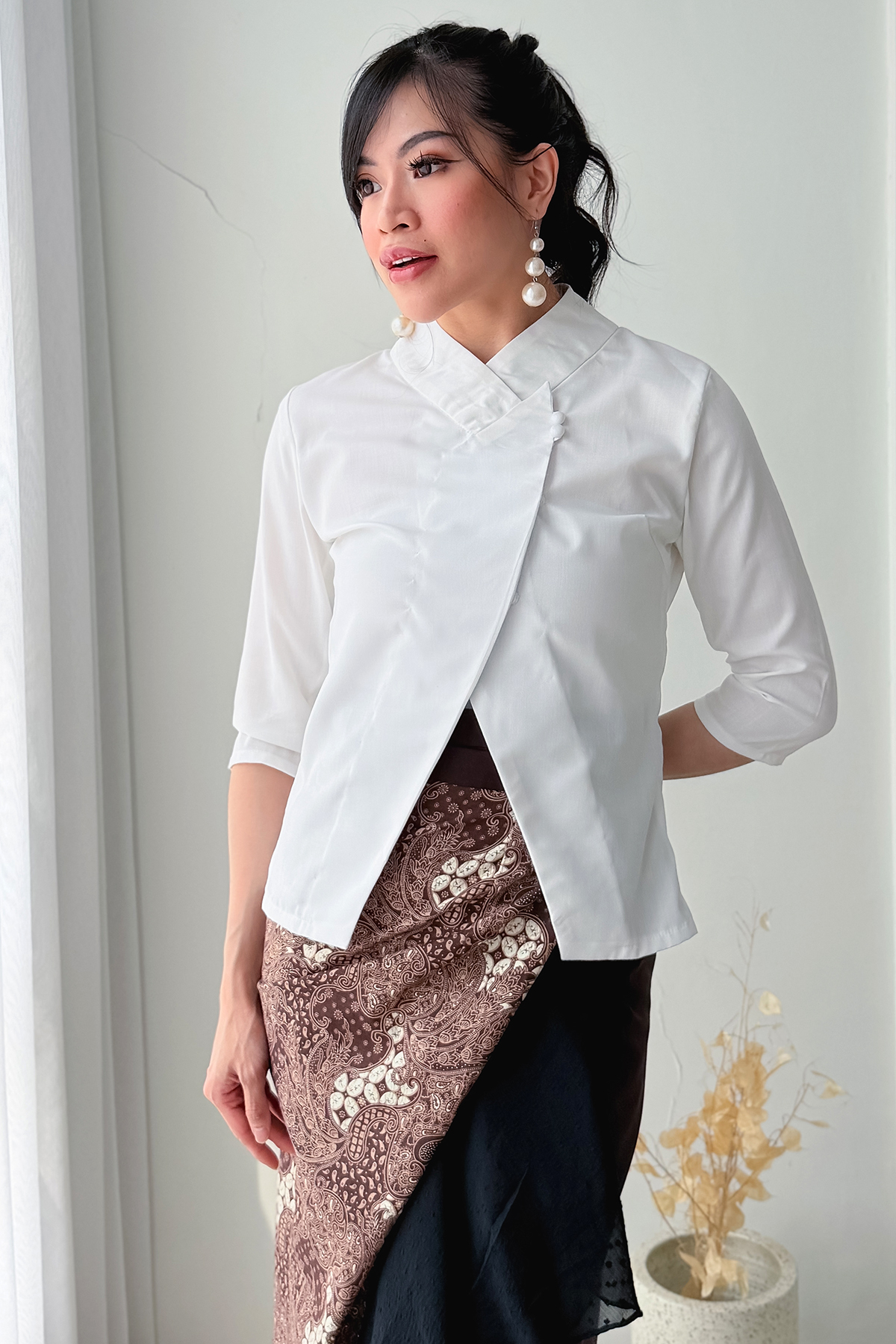 DhieVine Batik Maharani Mahika Janggan Blouse Katun Kebaya Janggan