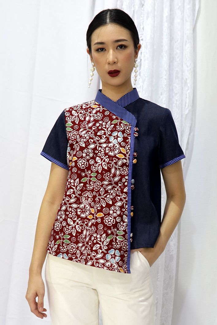 DhieVine Batik Nilam Kembang Padma Biru Blouse