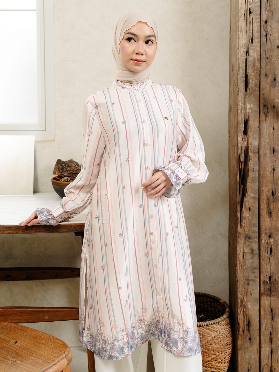 EXIT Signature Isara Tunik
