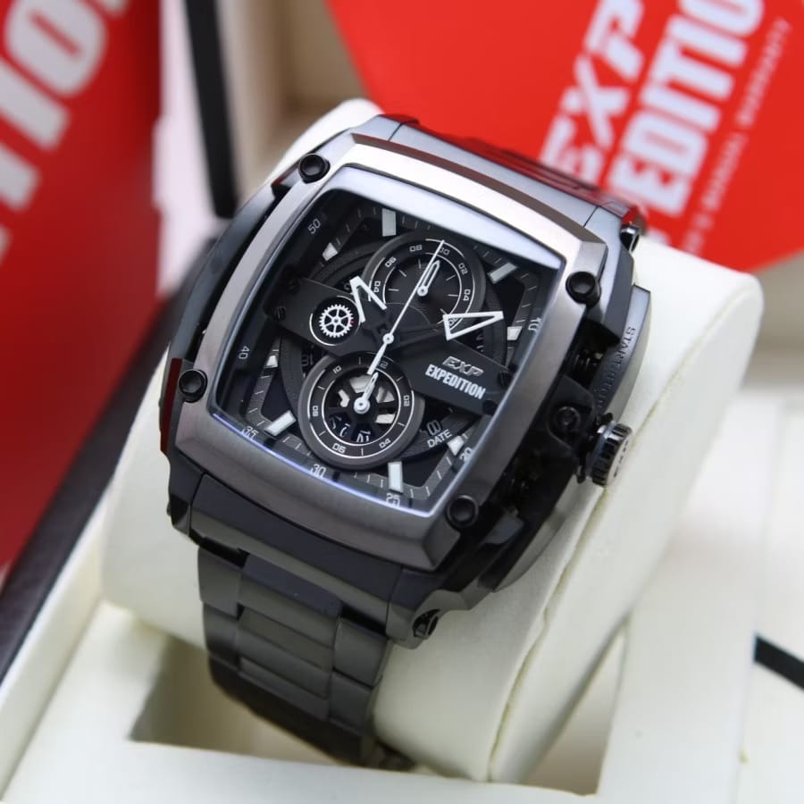 Expedition 3008 Abu Rantai Hitam Cowok