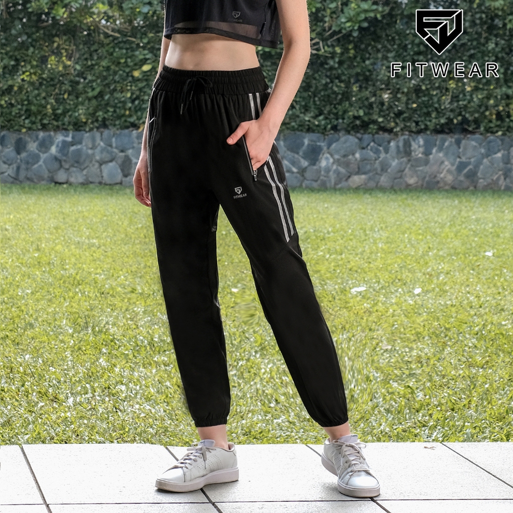 Fitwear Studio - Jogger Olahraga Wanita AISHA 2 STRIPE POCKET DRYFIT OVERSIZE - BLACK