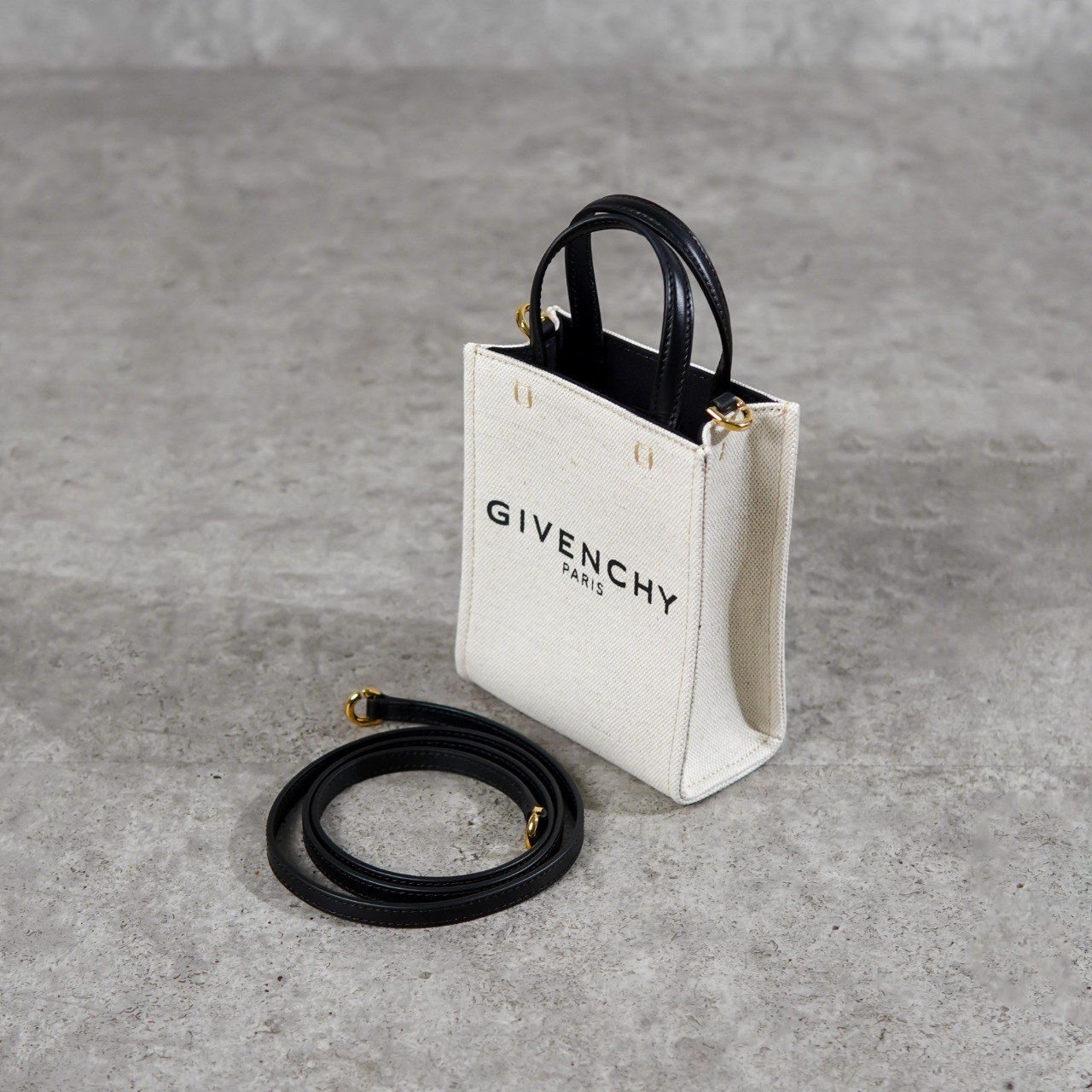 Givenchy Tas GIVENCHY TEXT BLACK IVORY WHITE CANVAS MINI TOTE BAG WITH LS 100% ORIGINAL