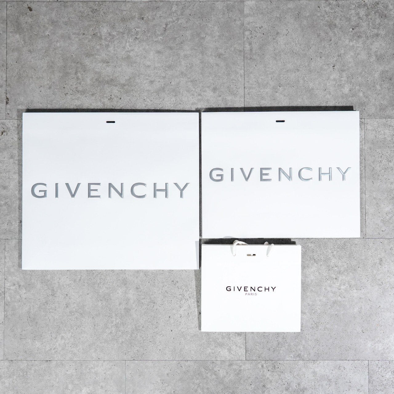 Givenchy Tas PAPER BAG GIVENCHY TEXT SILVER 100% ORIGINAL