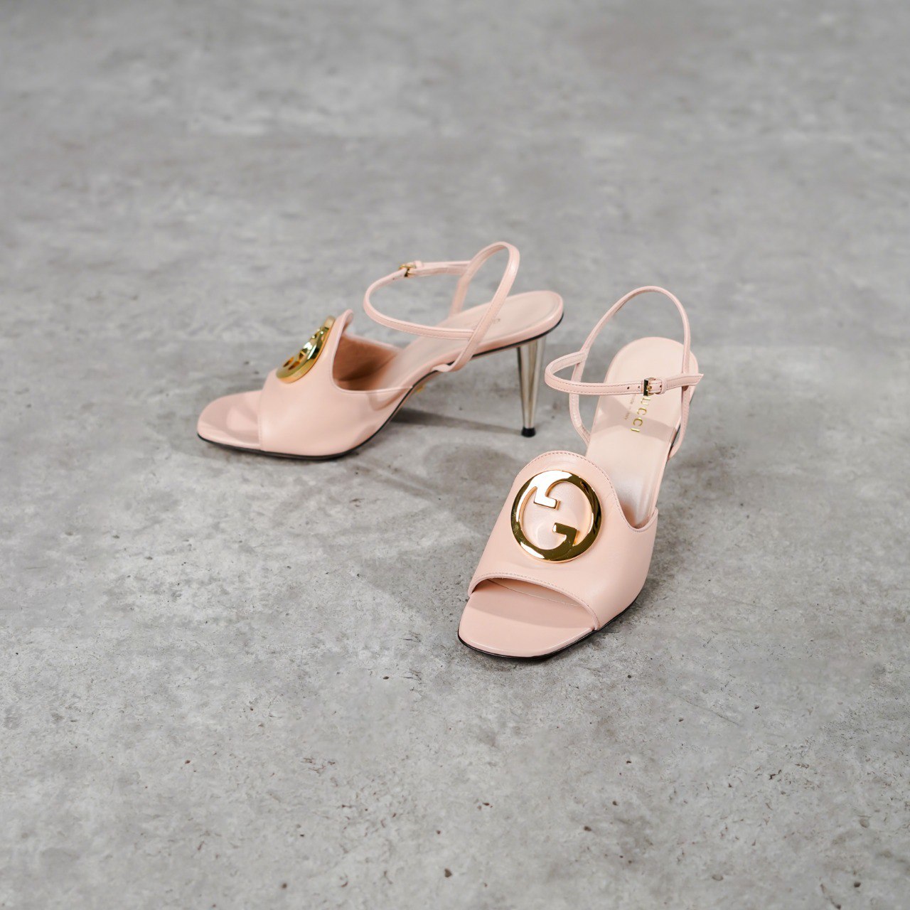 Gucci Sepatu GUCCI GG INTERLOCKING GOLD NUDE LACE HEELS 100% ORIGINAL