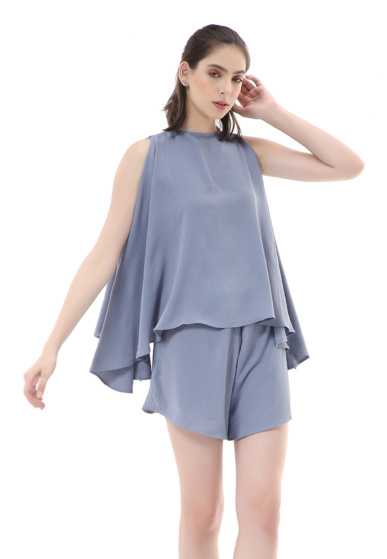 Hamlin Nayra One Set Setelan Wanita Sleeveless Blouse with Short Pants Plain Motive Material Crepe C