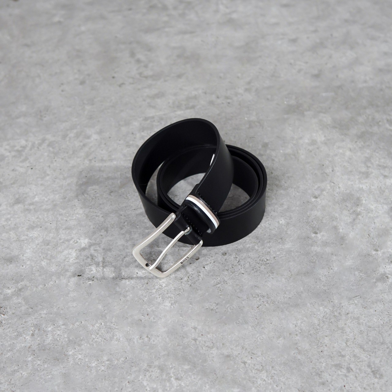 Hugo Boss Ikat Pinggang HUGO BOSS JORO BOSS LOGO SIDE BLACK SILVER BELT 100% ORIGINAL