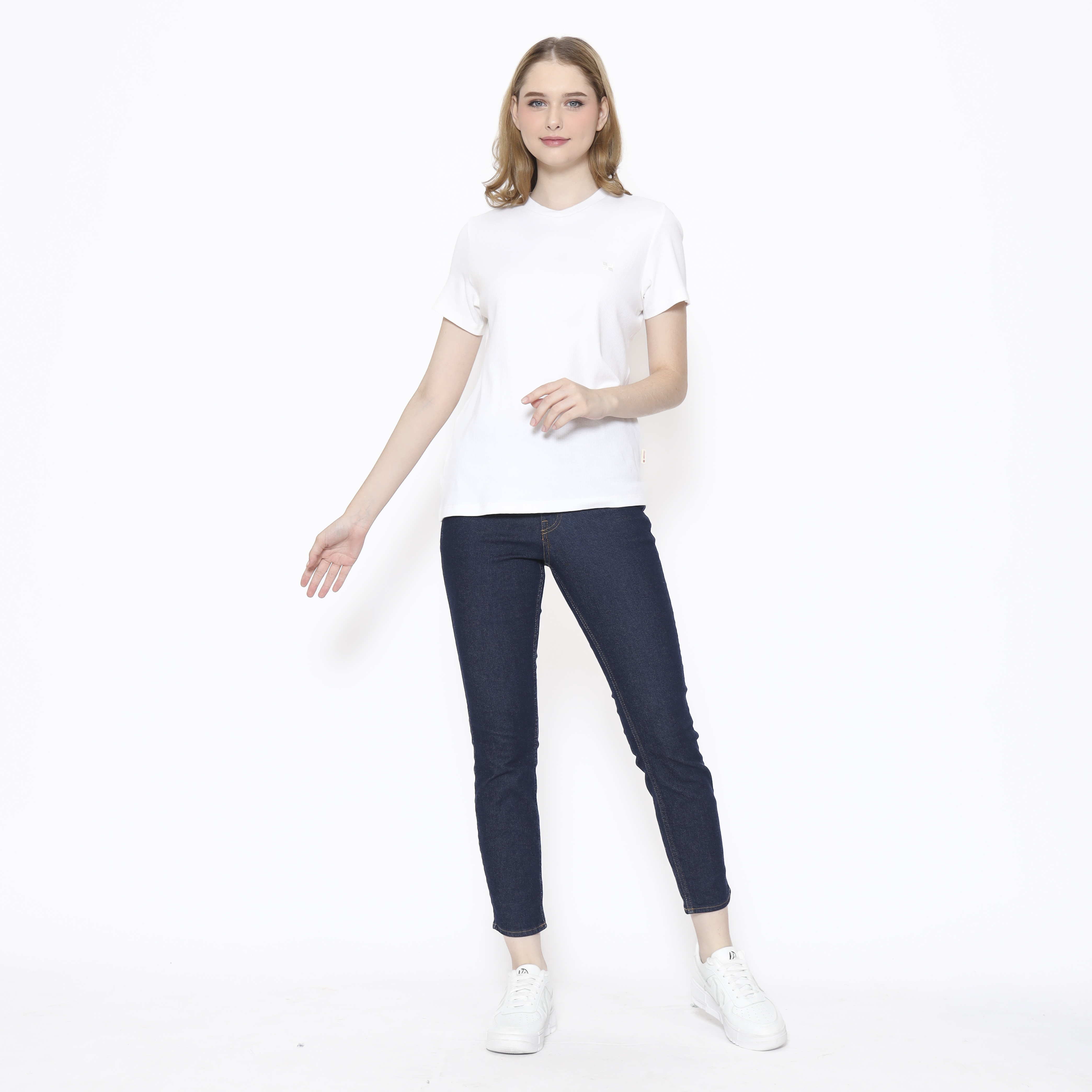 Insight Kaos Lengan Pendek Cecil Ladies Tee Off White Planet Surf