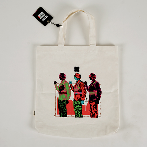 Insight Tas slempang Pria Putih Terang A Repeat After Me Tote Bag Planet Surf