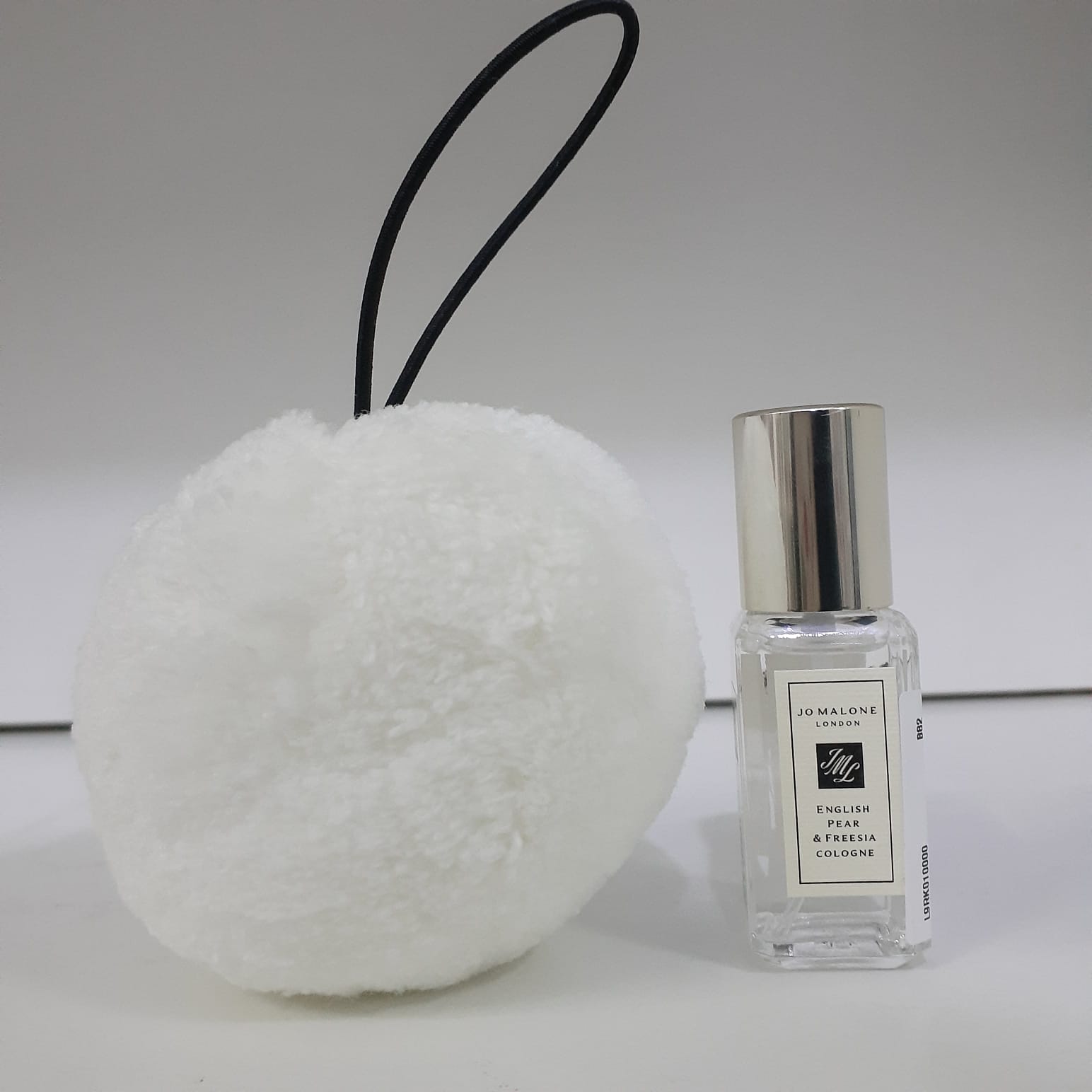 Jo Malone Cologne - english pear & freesia **Travel Size (9 mL) + Bagtie Nylon