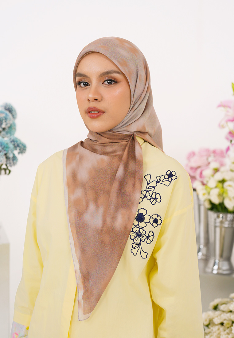 Kami Kroma Katta Signature Scarf Mocca