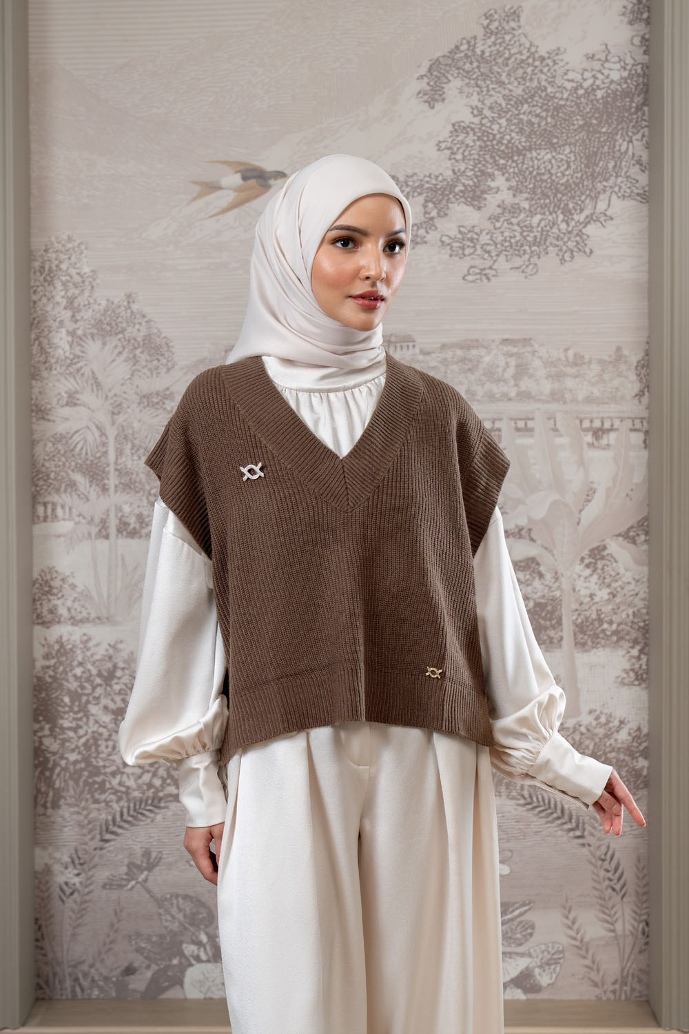 Klamby - Mecy Sleeveless Knit Vest Rosted Coffe