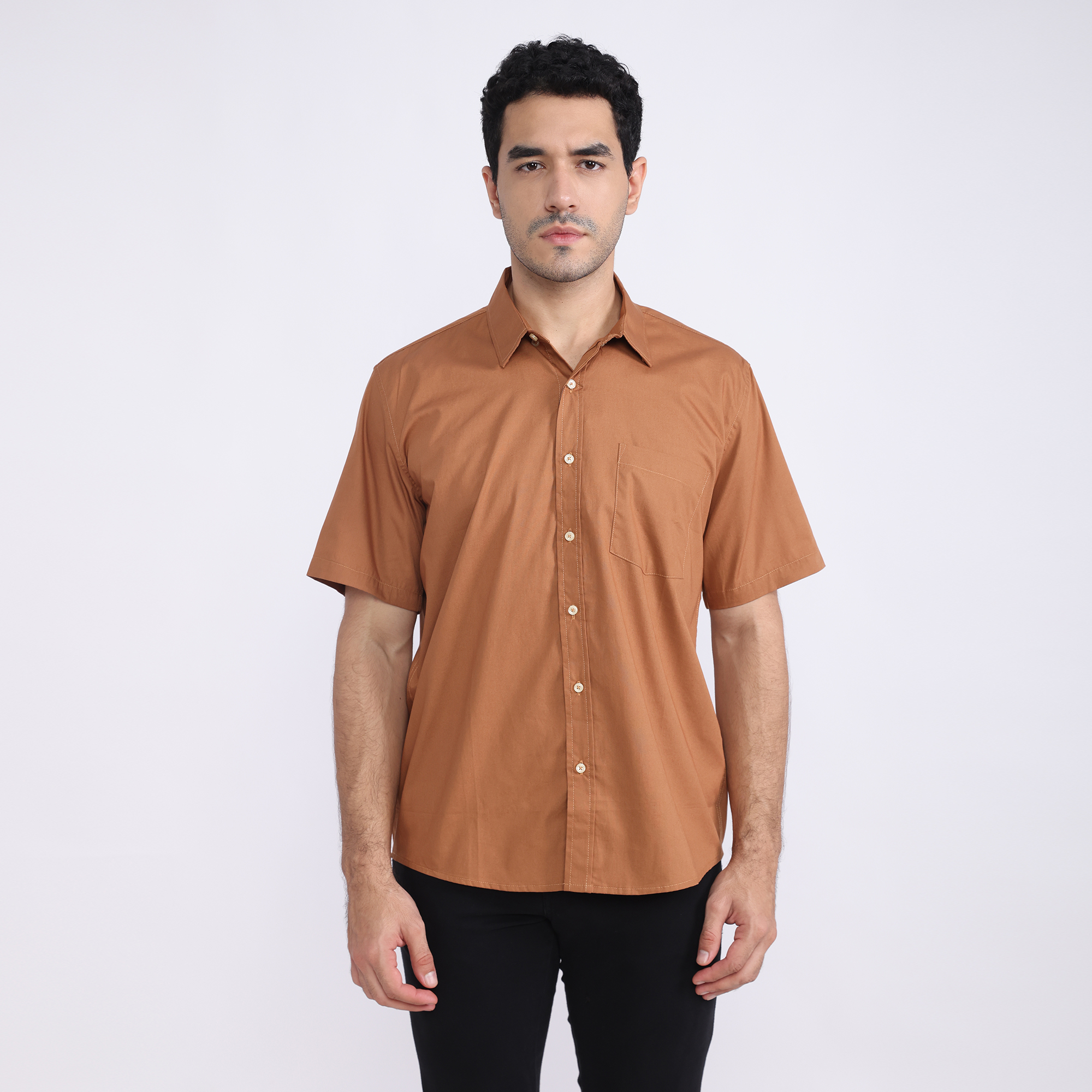 LARUSSO Kemeja Big Size Poplin Slim Fit Pria Lengan Pendek - Mocha
