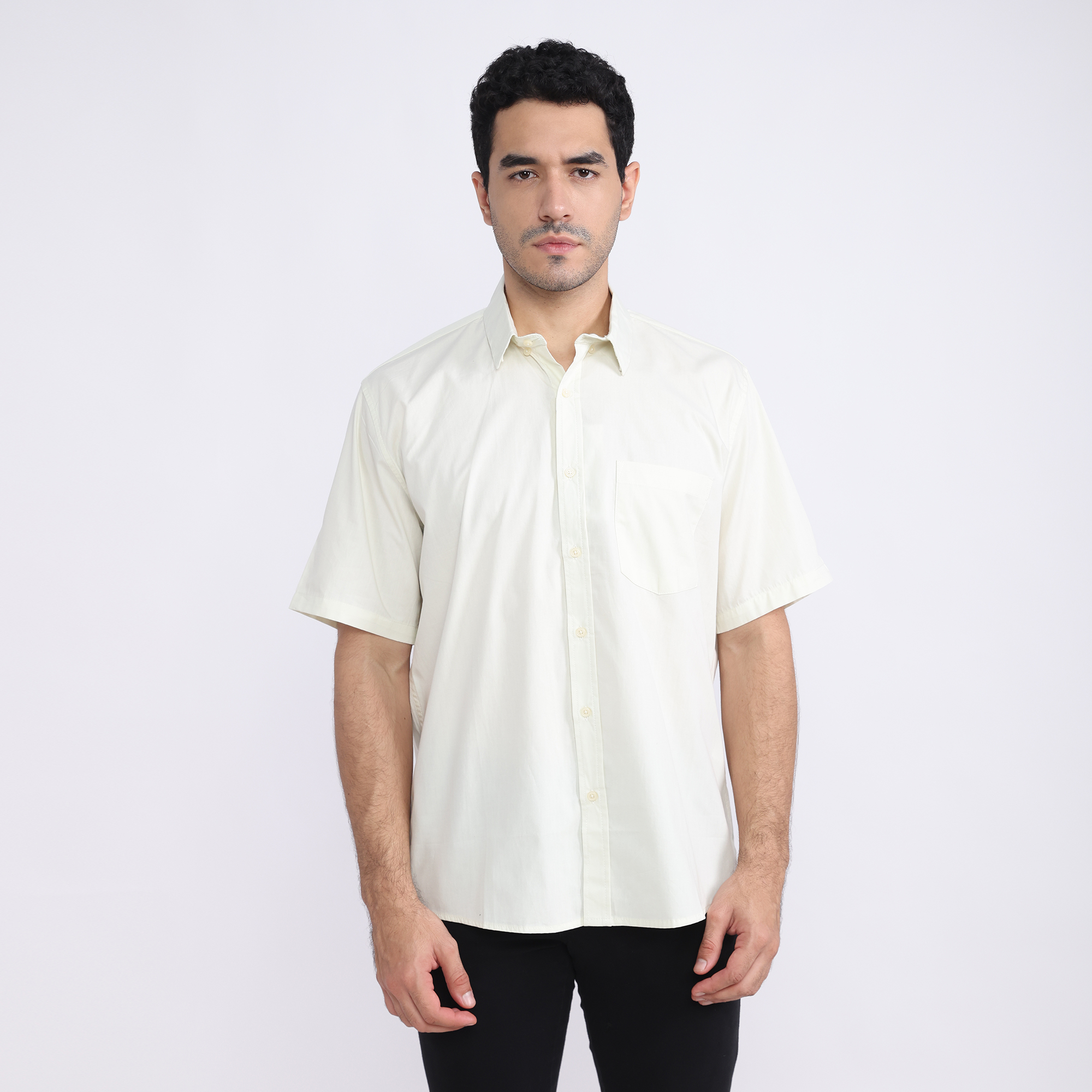 LARUSSO Kemeja Poplin Slim Fit Pria Lengan Pendek - Almond Oil