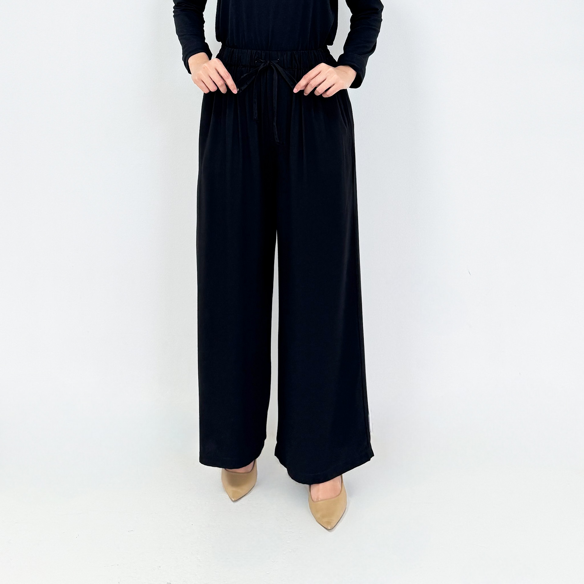 LEZAHRASIGNATURE Riana Kulot Basic Daily HITAM
