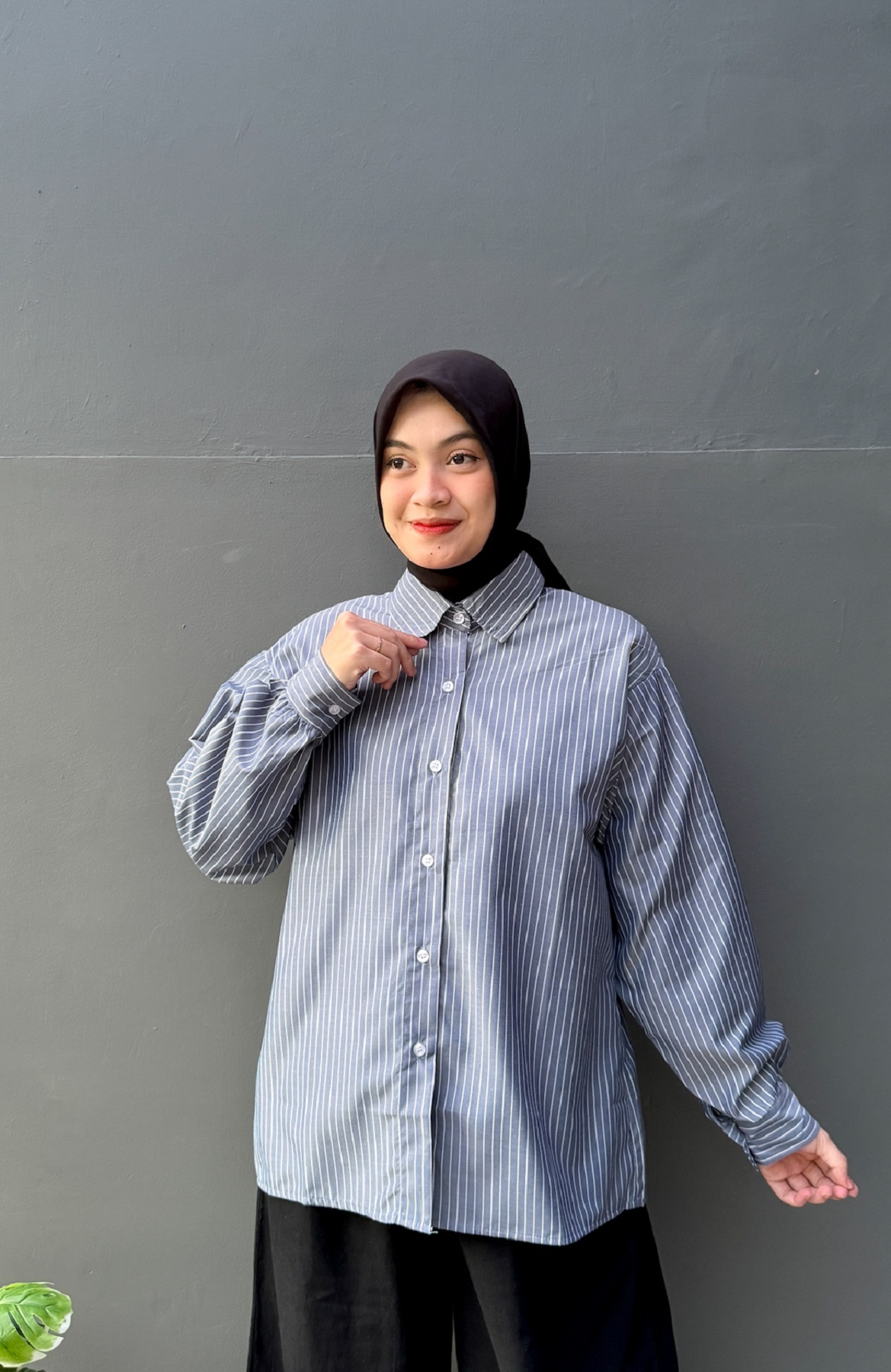 LEZAHRASIGNATURE Kemeja Stripe Dhea