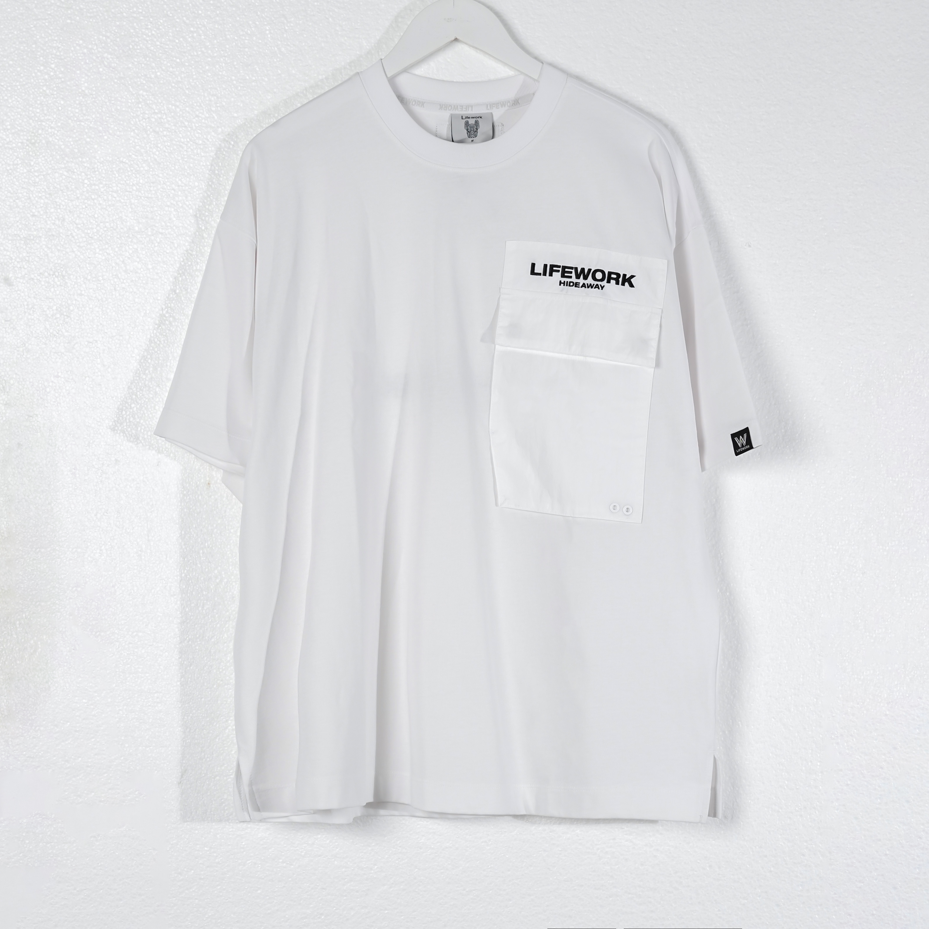 LIFEWORK Kaos LIFE WORK HIDEAWAY POCKET EMBROIDERY BLACK WHITE CARGO TSHIRT 100% ORIGINAL
