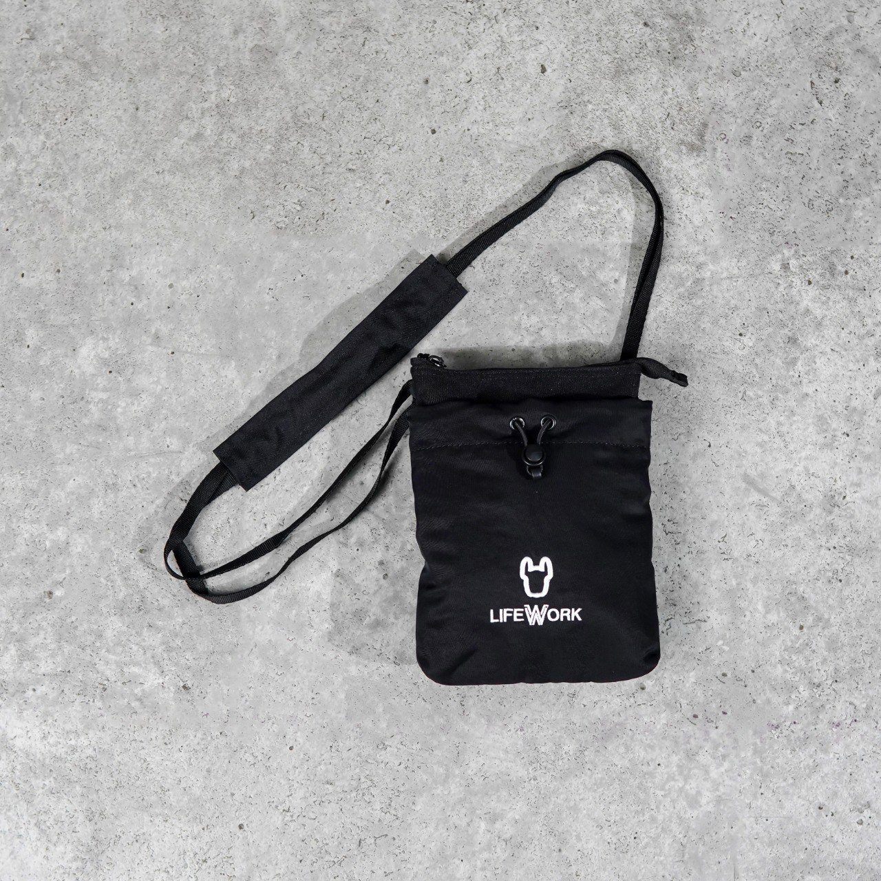 LIFEWORK Tas LIFE WORK RADOG OUTLINE EMBROIDERY WHITE BLACK SLING BAG 100% ORIGINAL