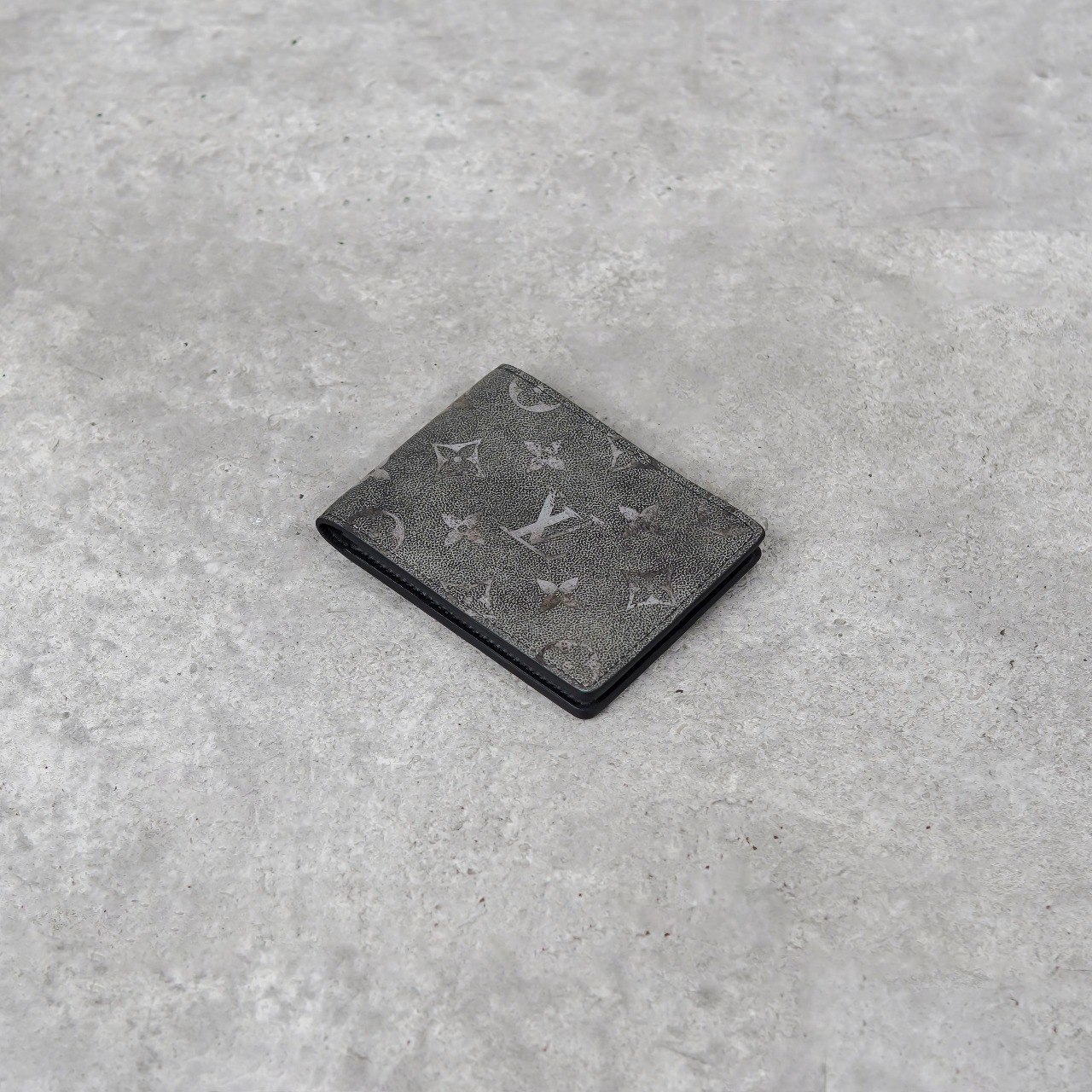 Louis Vuitton Dompet LOUIS VUITTON LV MONOGRAM GRADIENT GREY GALAXY LEATHER SLENDER WALLET 100% ORIG