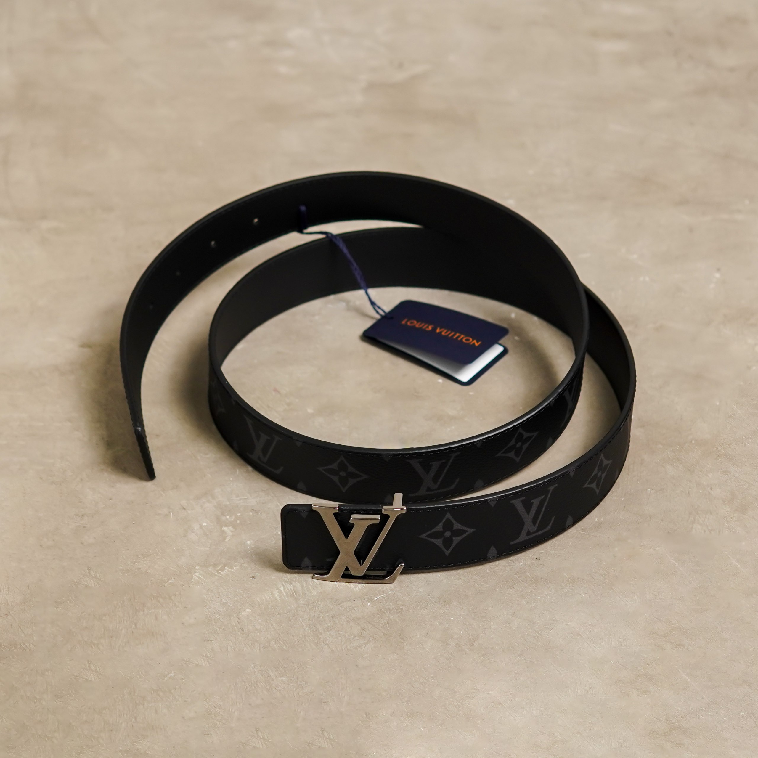 Louis Vuitton Ikat Pinggang LOUIS VUITTON LV INITIALS 40MM REVERSIBLE ECLIPSE SILVER BLACK BELT 100%