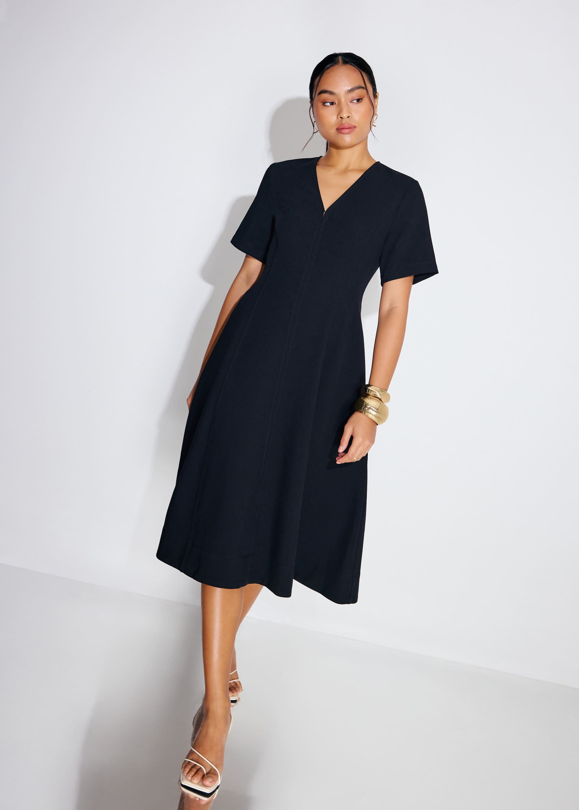 Love, Bonito Dress Wanita - Sofi V-neck Short Sleeve Fit & Flare Midaxi Dress