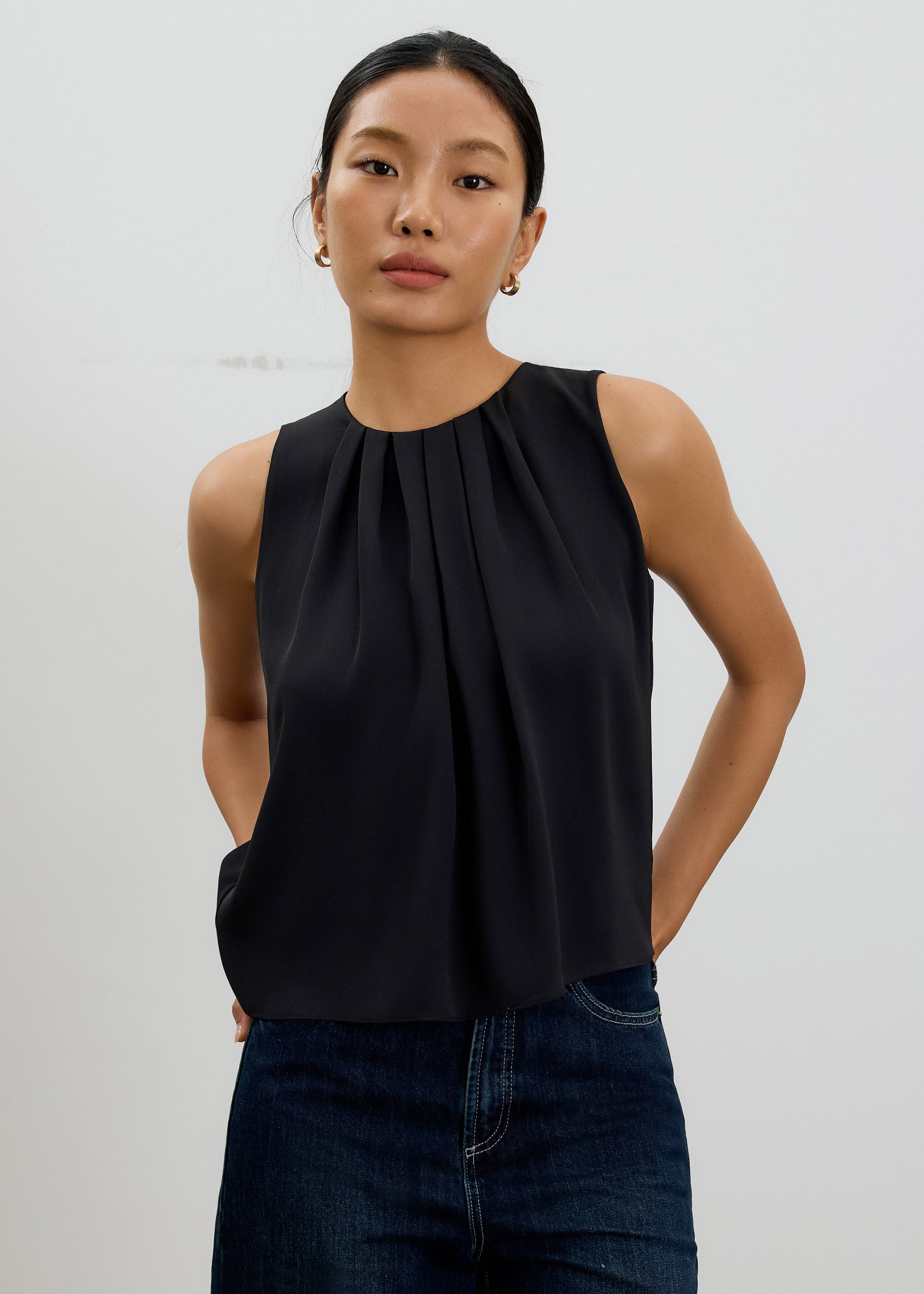 Love, Bonito Atasan Wanita - Amy Satin Pleated Top