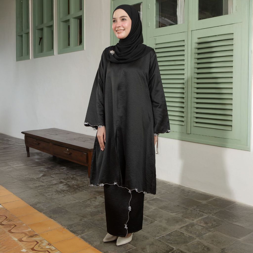 Lozy Hijab Hafa Set Series 2 Lozy X Hamidah Ibu Black