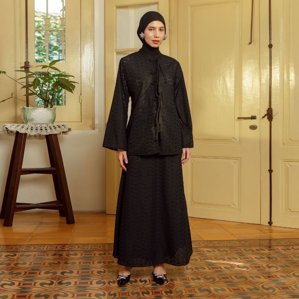 Lozy Hijab Dinda Signature Set Series Black