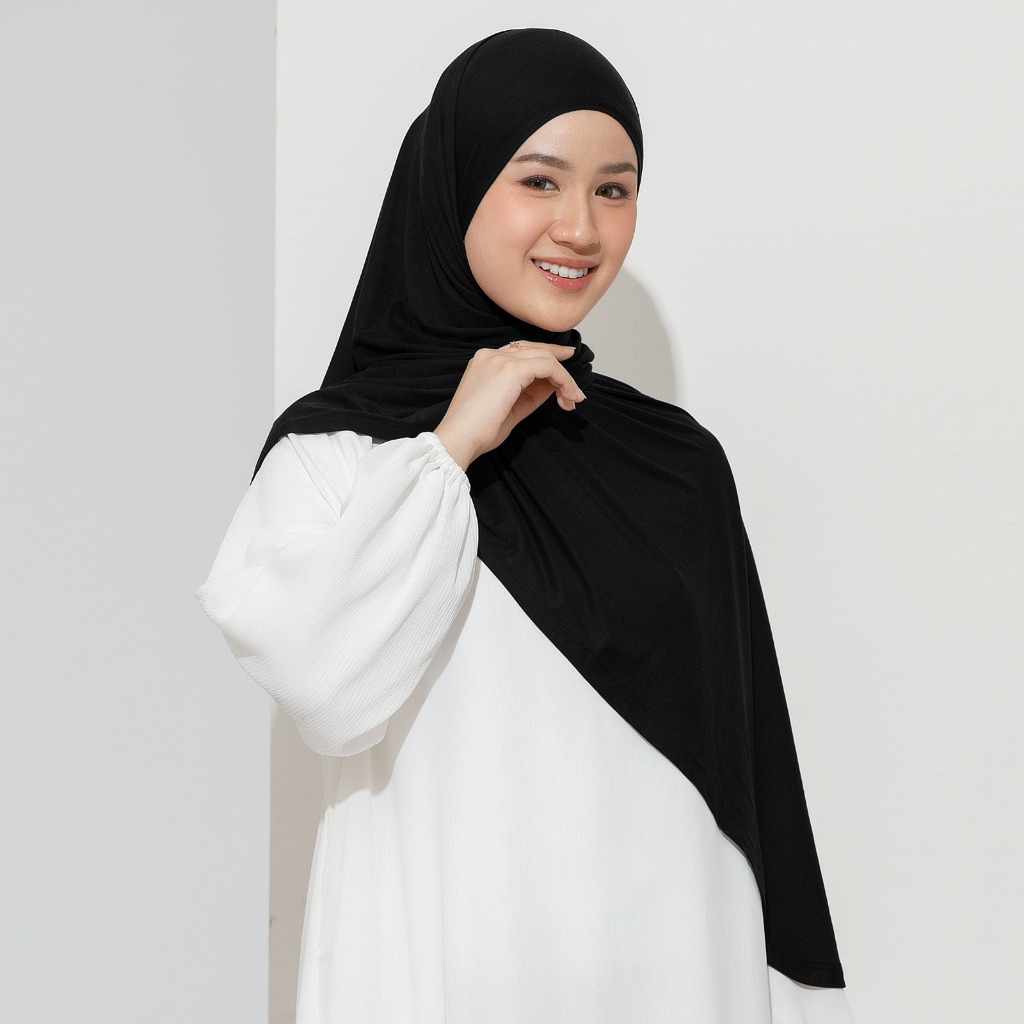 Lozy Hijab Ten Shawl Black (Tencel Curved Pashmina Special Anniversary Collections)