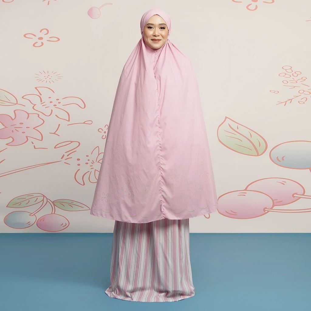 Lozy Hijab Shadira Prayer Set Strawberry Shortcake
