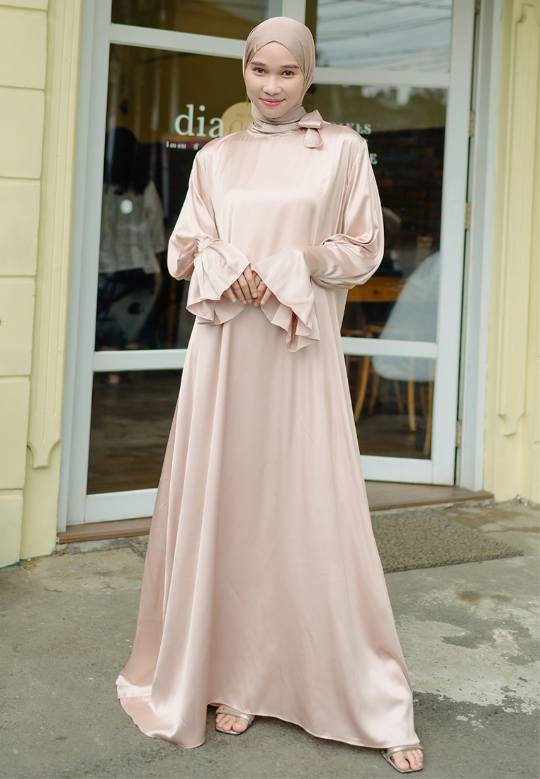 Lozy Hijab Sabine Silk Dress Beige