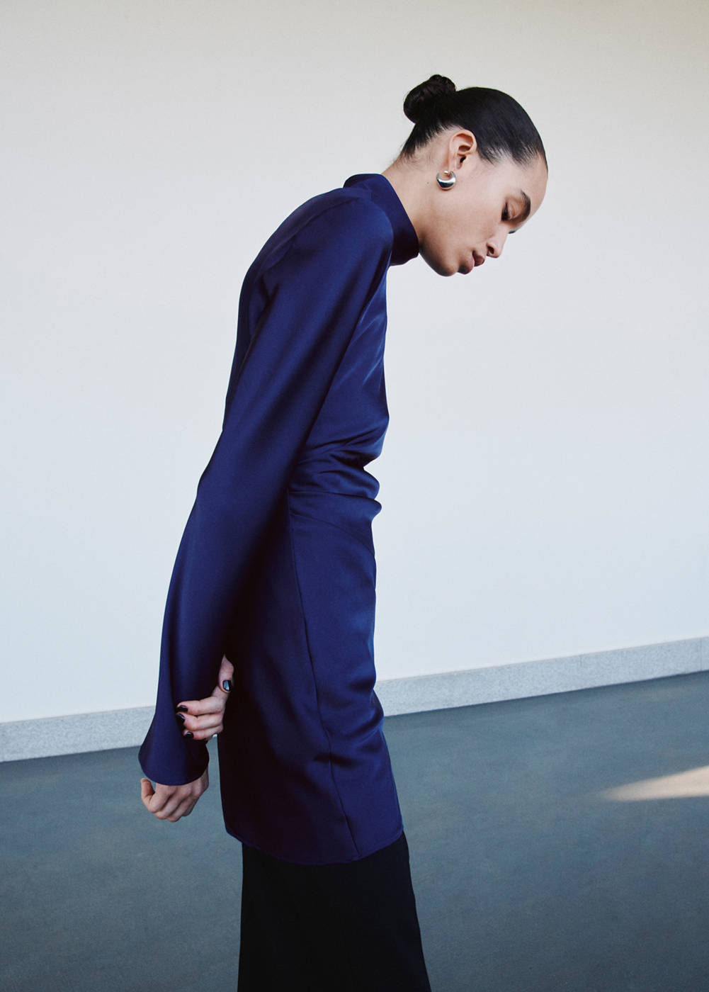 Mango Gaun satin dengan detail kerut